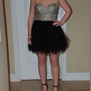 Coya hand-beaded sweetheart neck prom dress